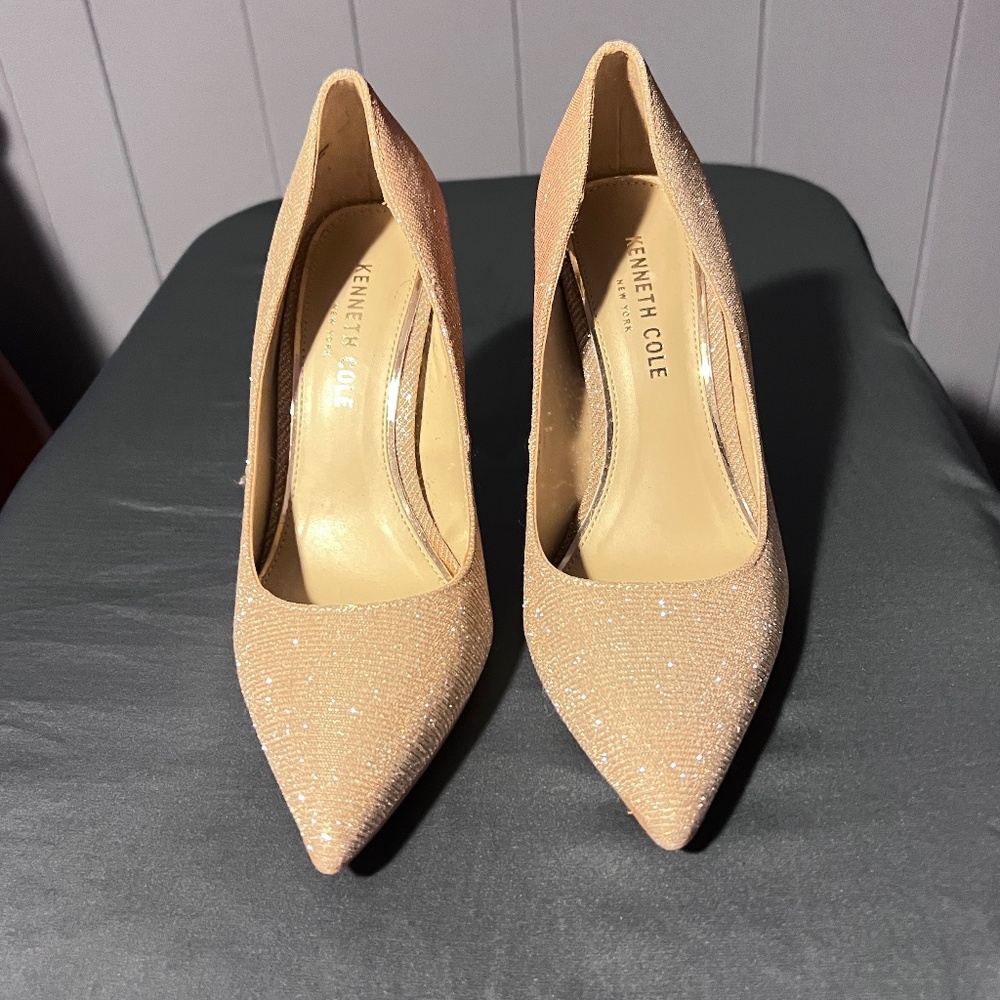 Kenneth Cole Pump